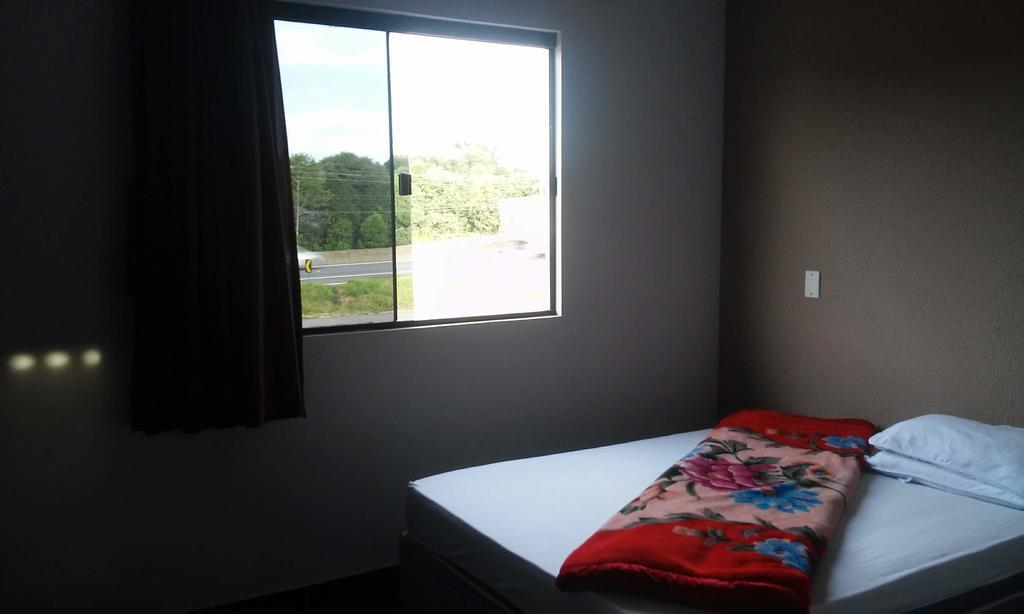 Hotel E Pousada Via Mar Itapocu Zewnętrze zdjęcie